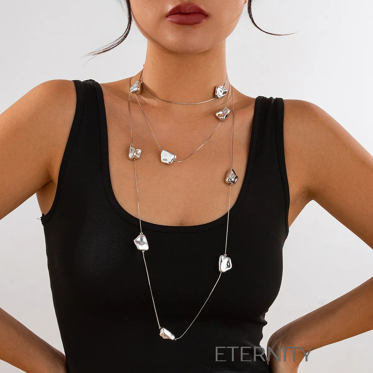 Set Serpentine Elegance de Collar y Zarcillos  Cadenas Plateado Unica Acero Inoxidable  ETERNITY