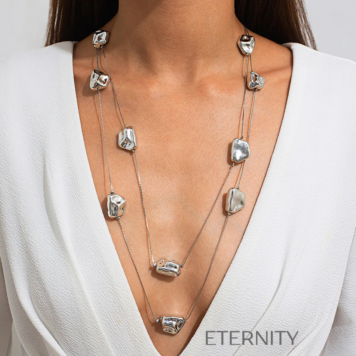 Set Serpentine Elegance de Collar y Zarcillos  Cadenas Plateado Unica Acero Inoxidable  ETERNITY