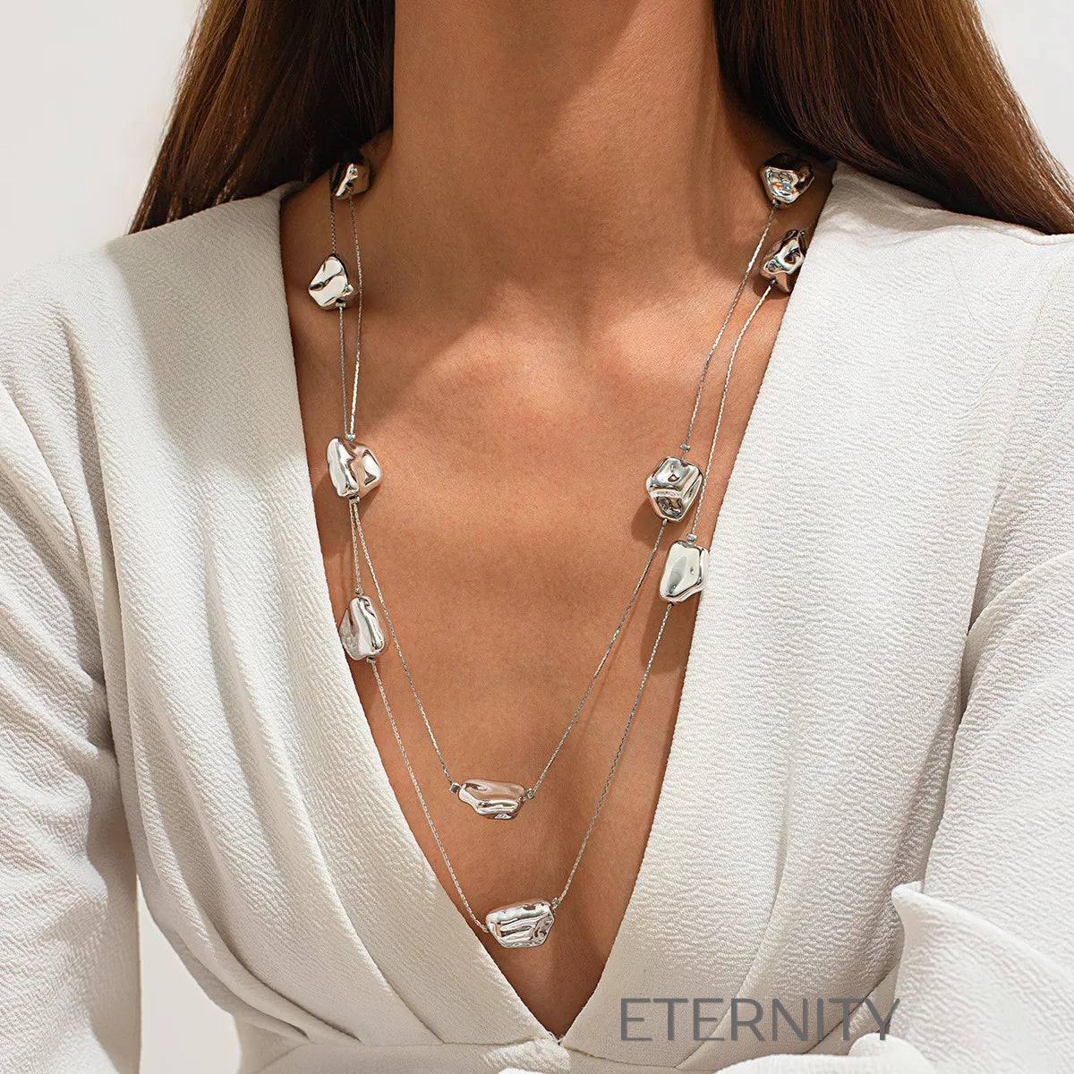 Set Serpentine Elegance de Collar y Zarcillos  Cadenas Plateado Unica Acero Inoxidable  ETERNITY