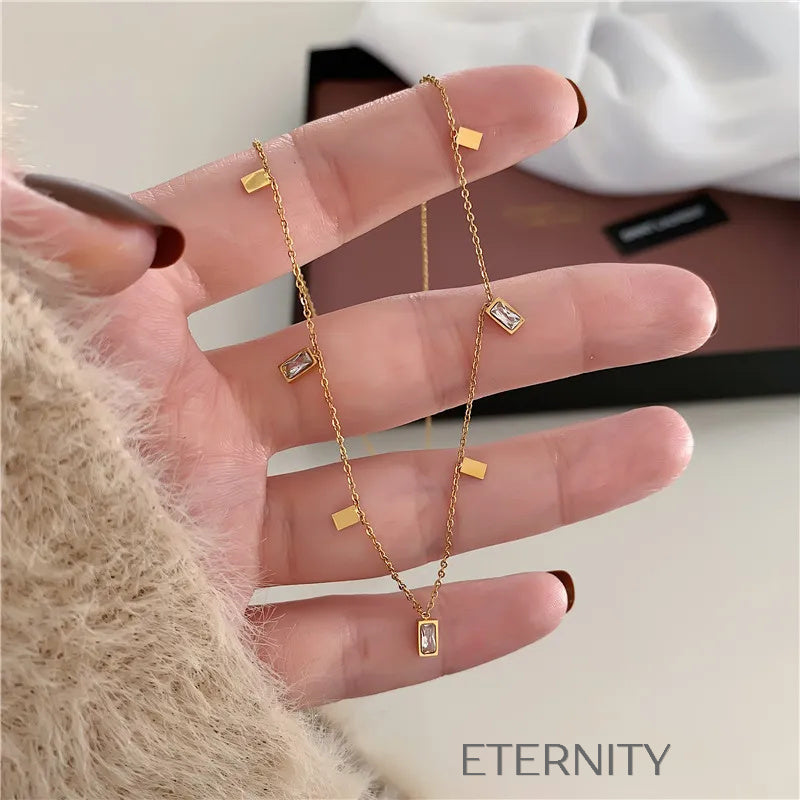 Collares Geometric Charm con Cristales y Dijes de Oro  Cadenas Dorado Unica Acero Inoxidable  ETERNITY