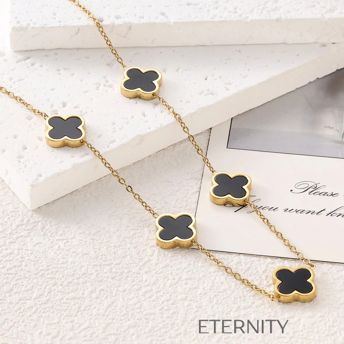 Collar Midnight Clover con Motivos de Trébol de Cuatro Hojas  Cadenas Negro Unica Acero Inoxidable  ETERNITY