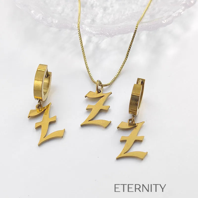 Collar Inicial Gothic Letter  Cadenas Dorado Unica Acero Inoxidable  ETERNITY