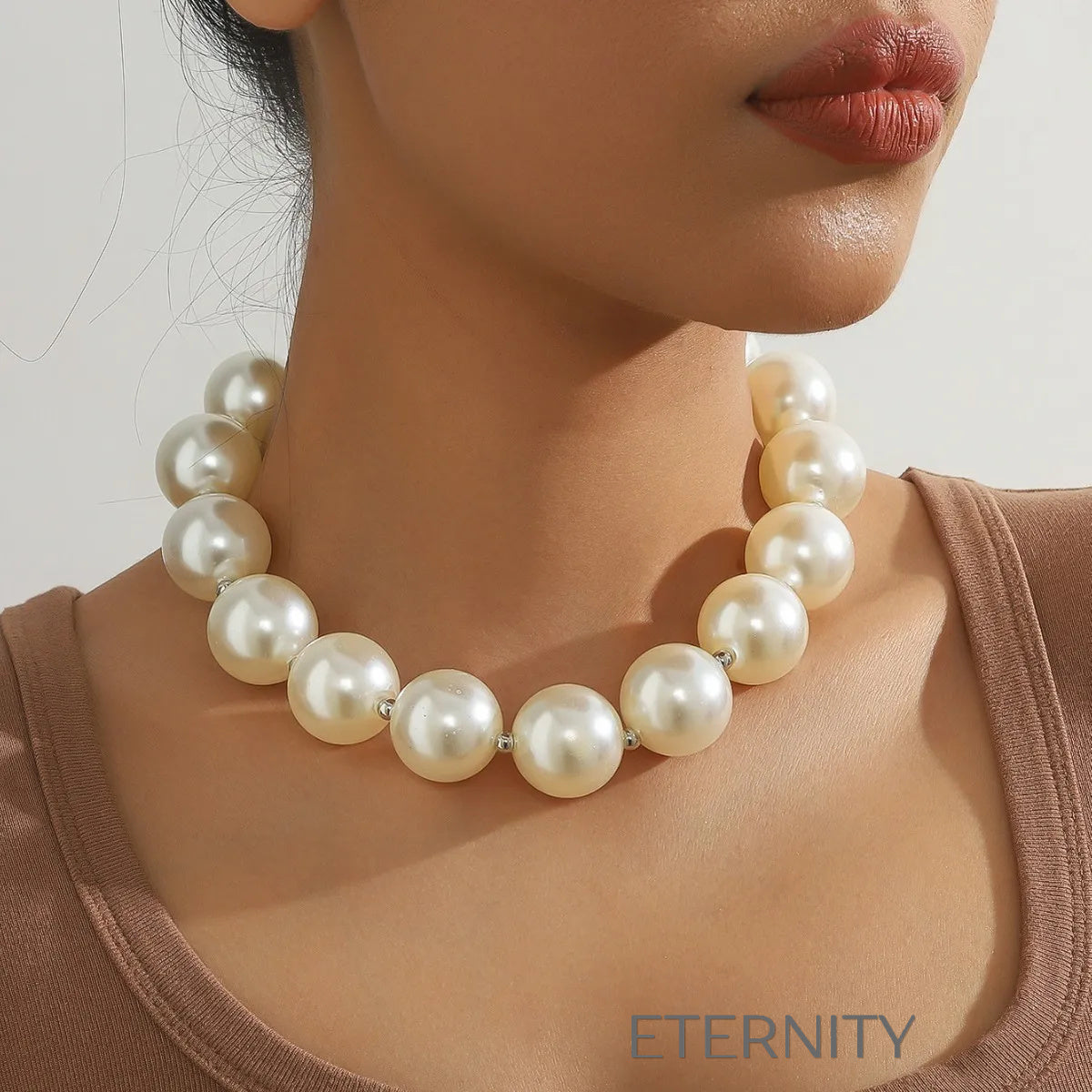 Collar de Perlas XL Majestic Pearl con Detalles de Conos Dorados  Cadenas Dorado Unica Acero Inoxidable  ETERNITY