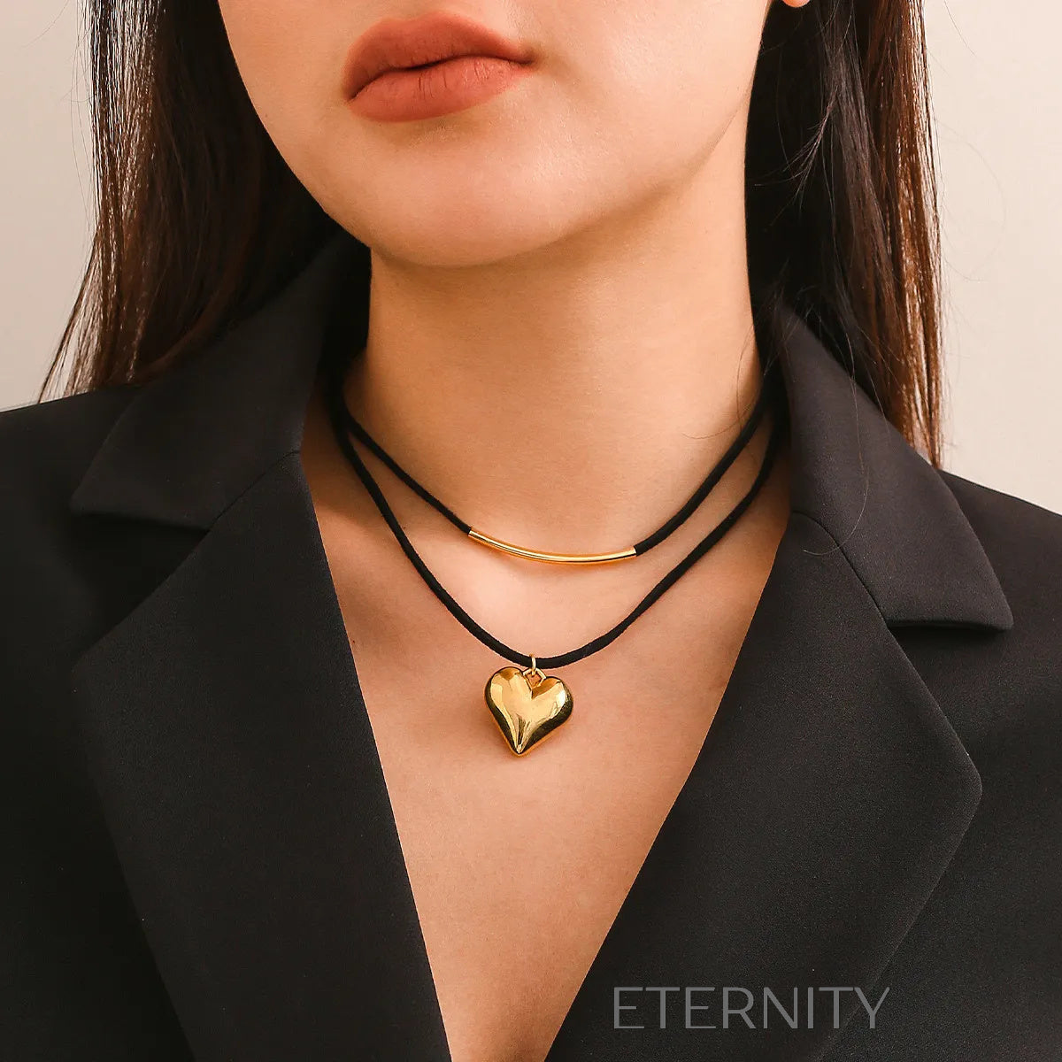 Collar de Doble Cordón L'Amour con Dije de Corazón Escultural  Cadenas Dorado Unica Acero Inoxidable  ETERNITY