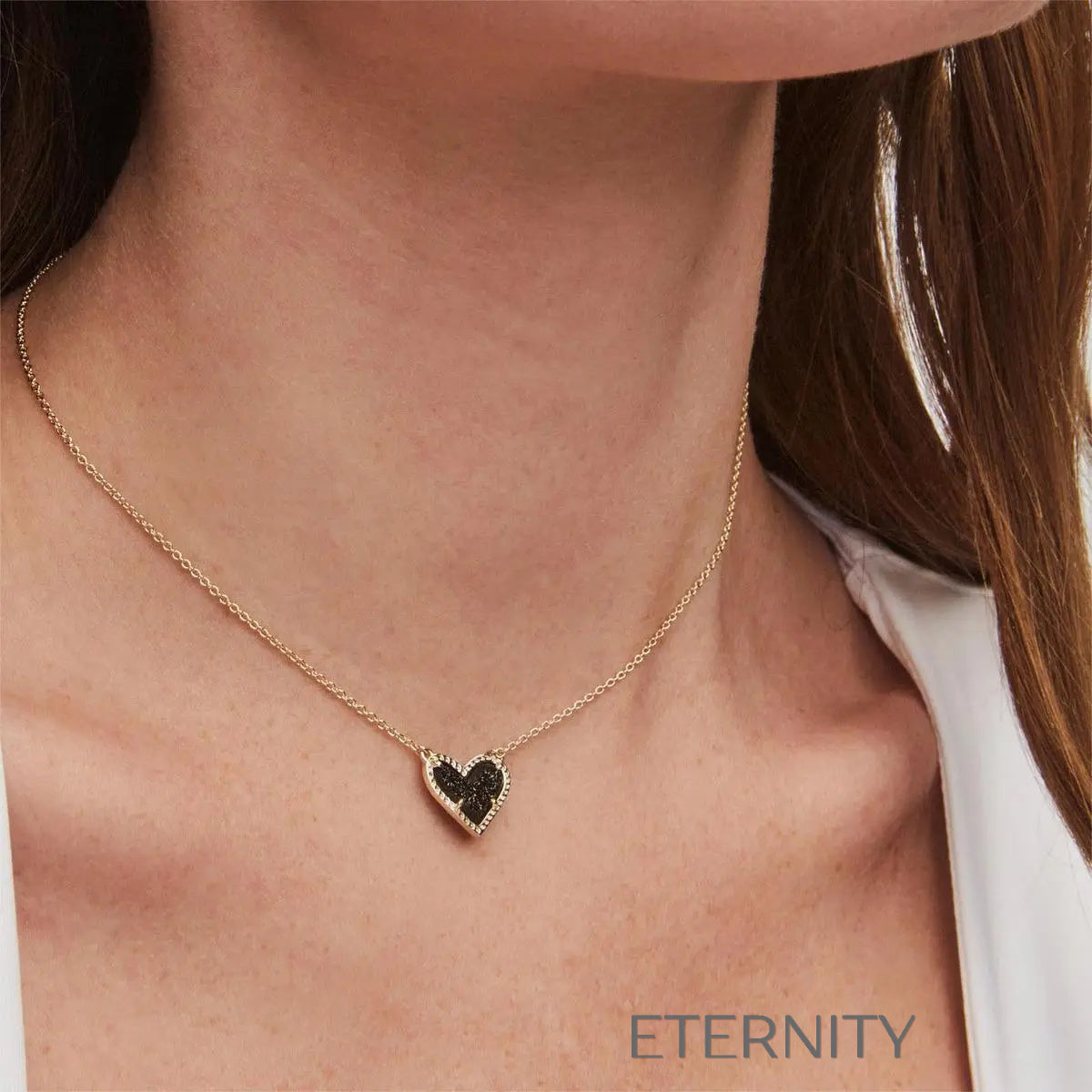 Collar Malachite Love con Dije de Corazón Verde Esmeralda y Borde Labrado  Cadenas Negro Unica Acero Inoxidable  ETERNITY