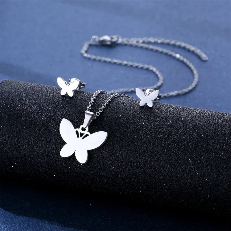 Conjuntos "Essential Sets" ETERNITY - Cadena y Zarcillos Simbólicos