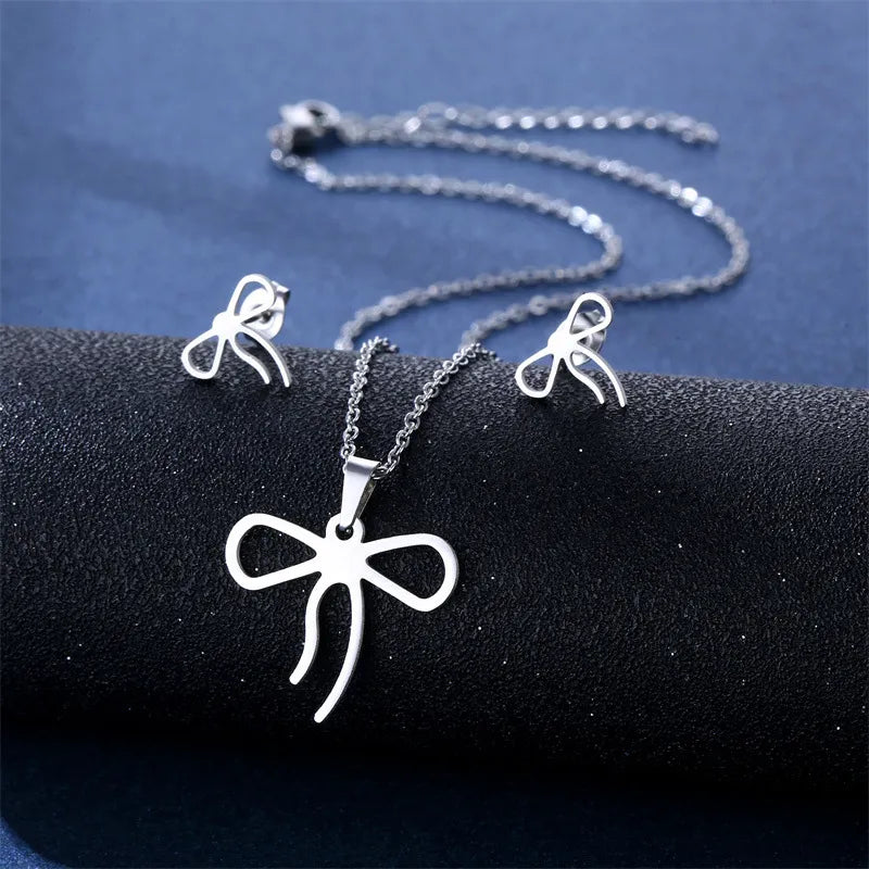 Conjuntos "Essential Sets" ETERNITY - Cadena y Zarcillos Simbólicos