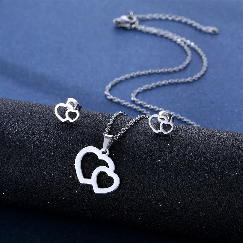 Conjuntos "Essential Sets" ETERNITY - Cadena y Zarcillos Simbólicos