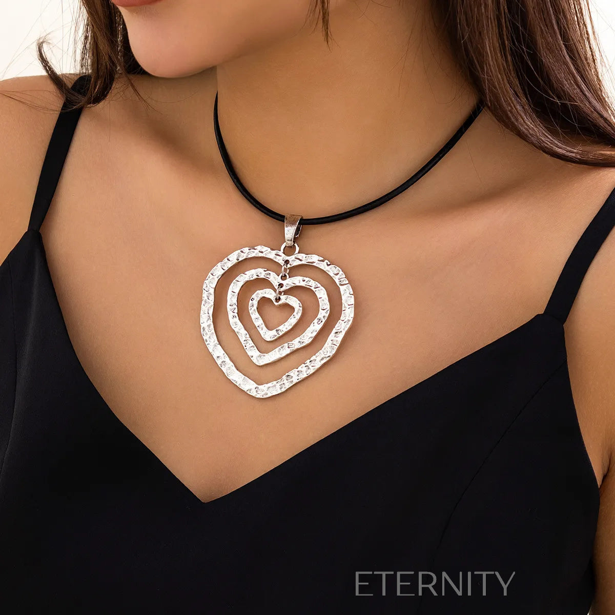 Collar Organic Heart de Corazón Grande en Oro  Set Dorado Unica Acero Inoxidable  ETERNITY