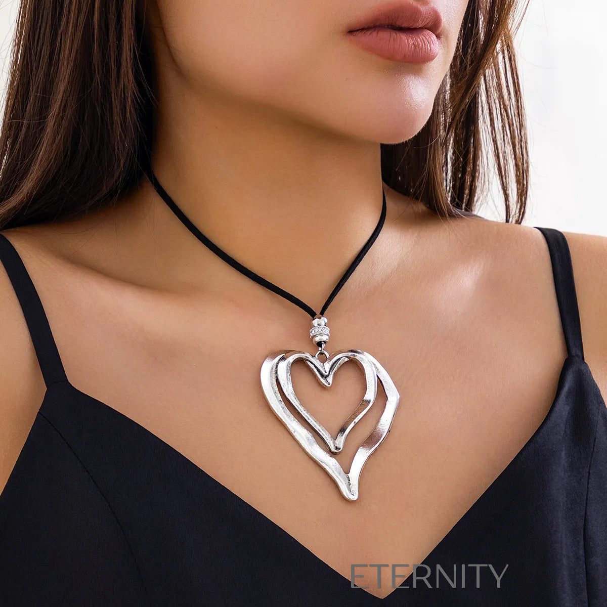 Collar Organic Heart de Corazón Grande en Oro  Set Dorado Unica Acero Inoxidable  ETERNITY