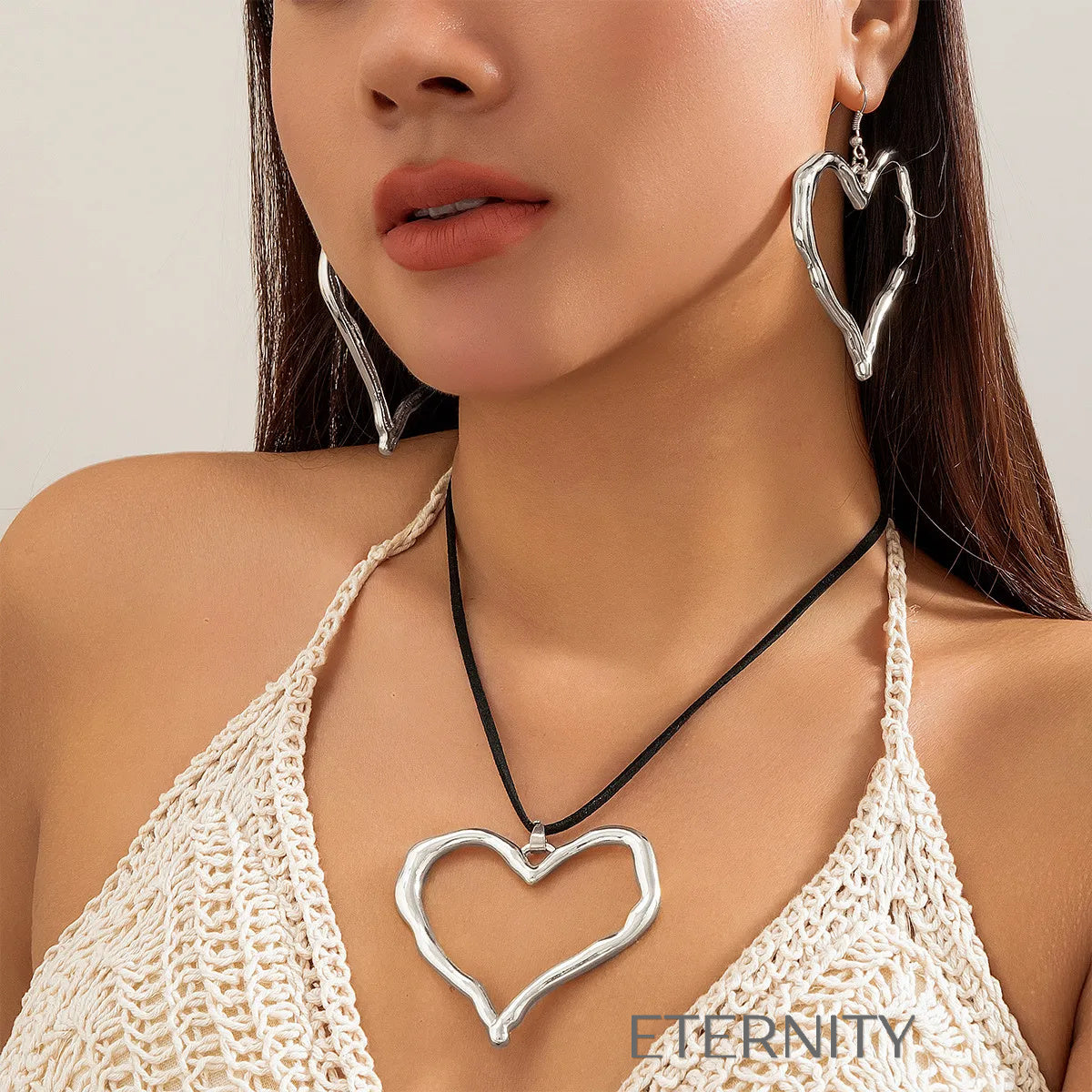 Collar Organic Heart de Corazón Grande en Oro  Set Dorado Unica Acero Inoxidable  ETERNITY