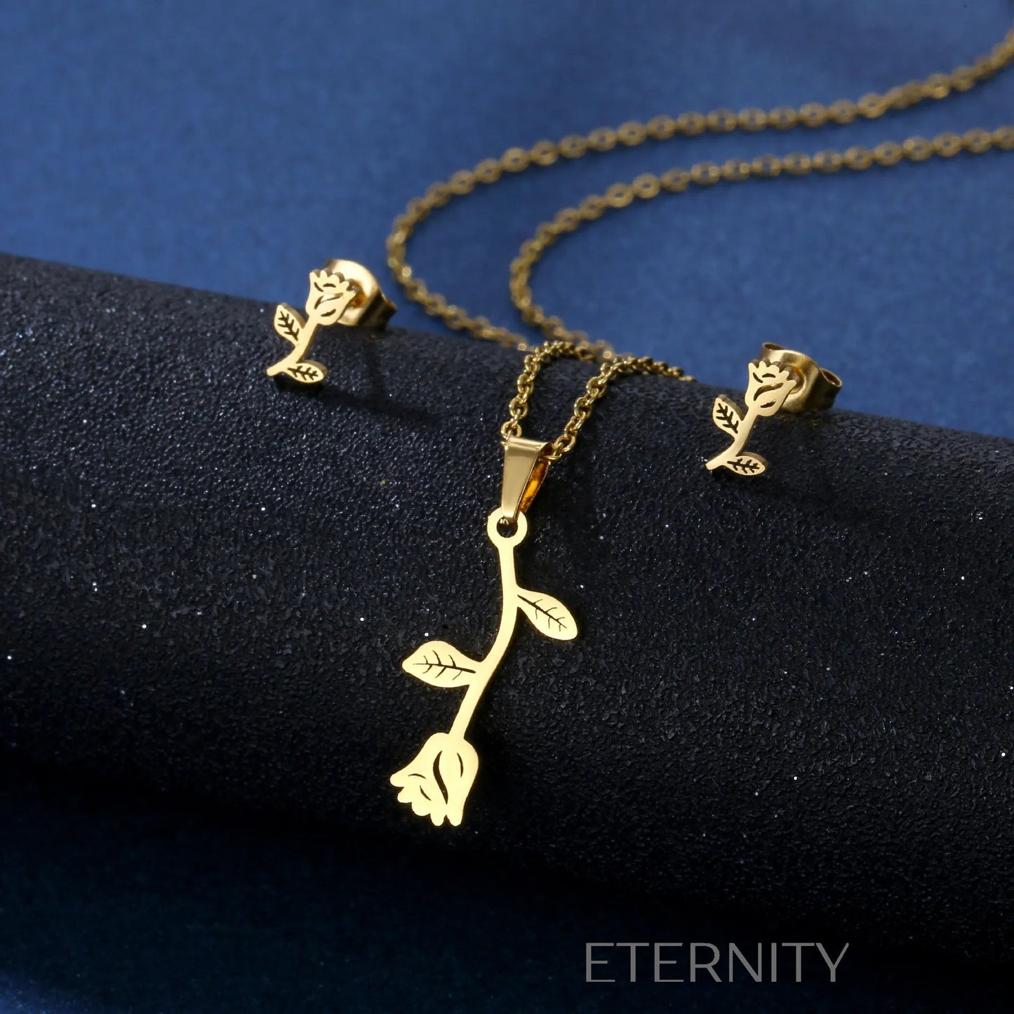 Sets Identity de Collar y Zarcillos en Acero Dorado  Set Dorado Unica Acero Inoxidable  ETERNITY
