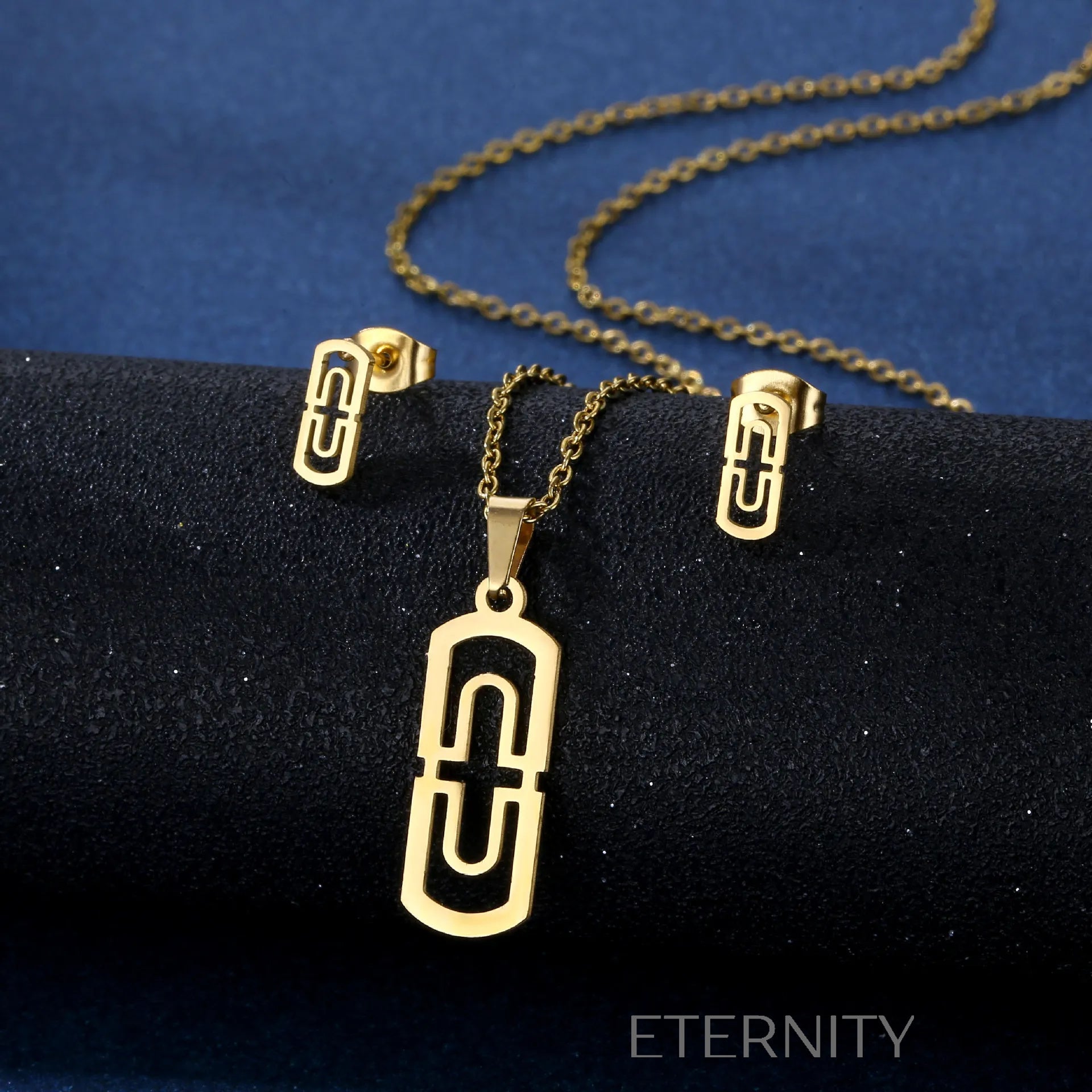 Sets Identity de Collar y Zarcillos en Acero Dorado  Set Dorado Unica Acero Inoxidable  ETERNITY