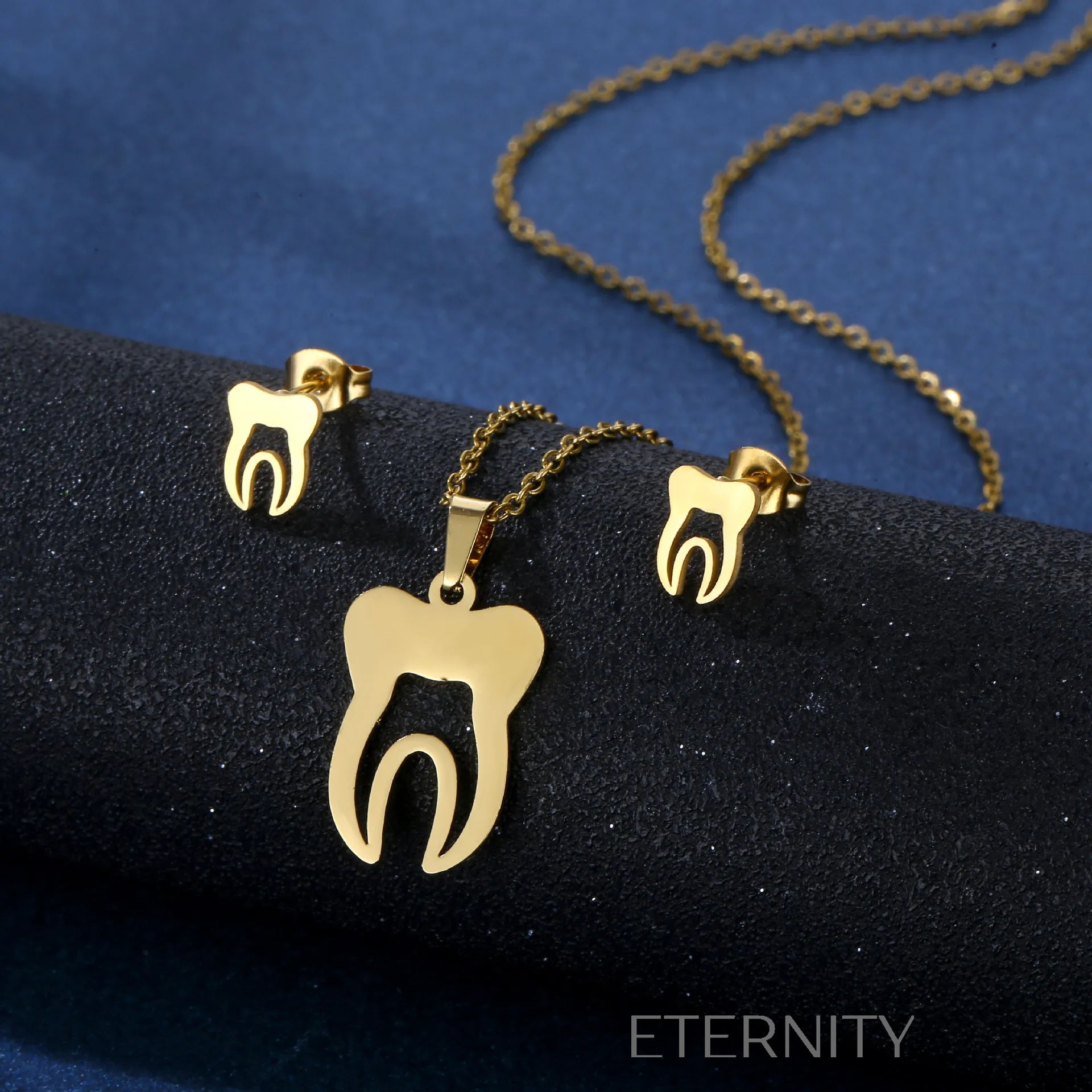 Sets Identity de Collar y Zarcillos en Acero Dorado  Set Dorado Unica Acero Inoxidable  ETERNITY