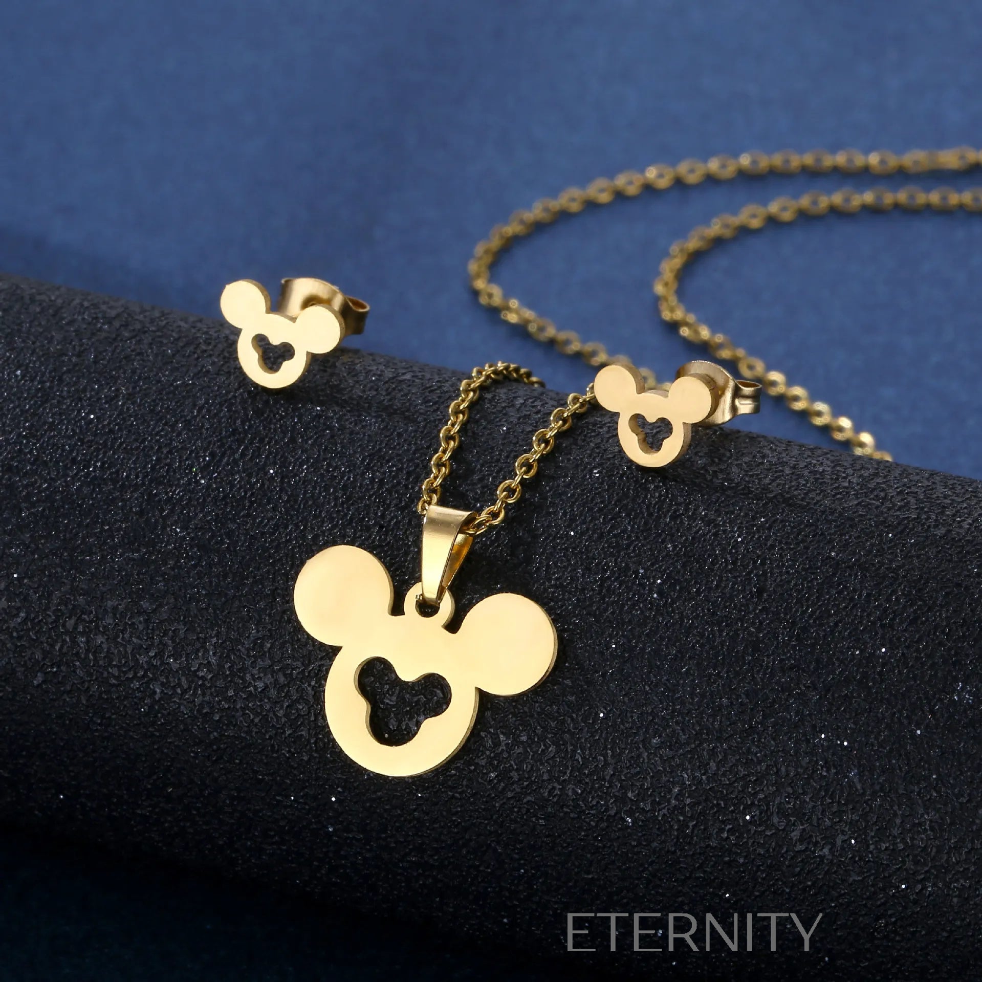 Sets Identity de Collar y Zarcillos en Acero Dorado  Set Dorado Unica Acero Inoxidable  ETERNITY