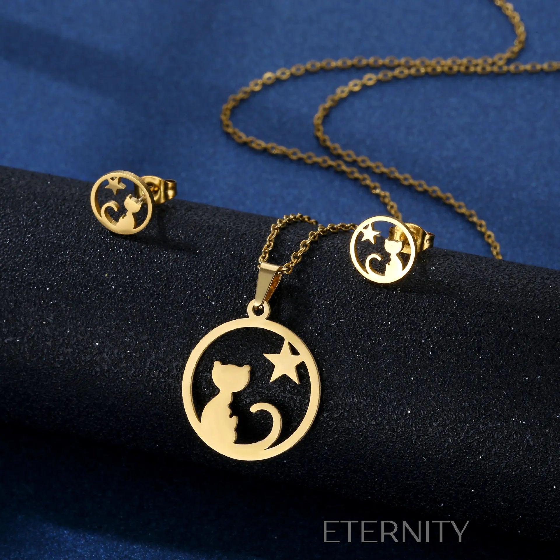Sets Identity de Collar y Zarcillos en Acero Dorado  Set Dorado Unica Acero Inoxidable  ETERNITY