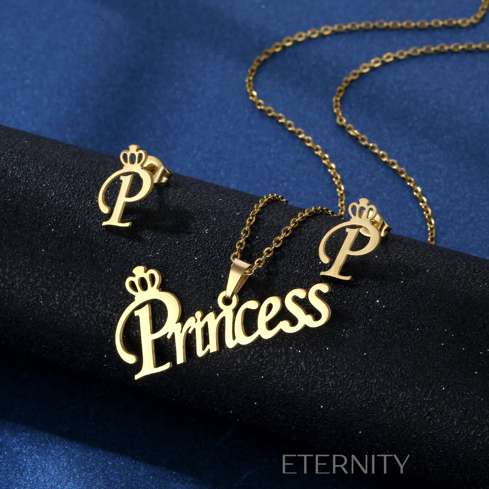 Sets Identity de Collar y Zarcillos en Acero Dorado  Set Dorado Unica Acero Inoxidable  ETERNITY