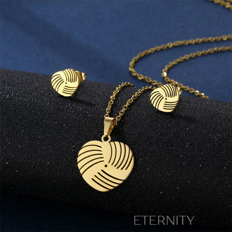 Sets Identity de Collar y Zarcillos en Acero Dorado  Set Dorado Unica Acero Inoxidable  ETERNITY