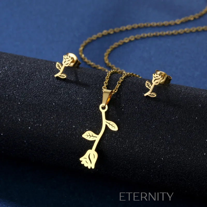 Sets Identity de Collar y Zarcillos en Acero Dorado  Set Dorado Unica Acero Inoxidable  ETERNITY