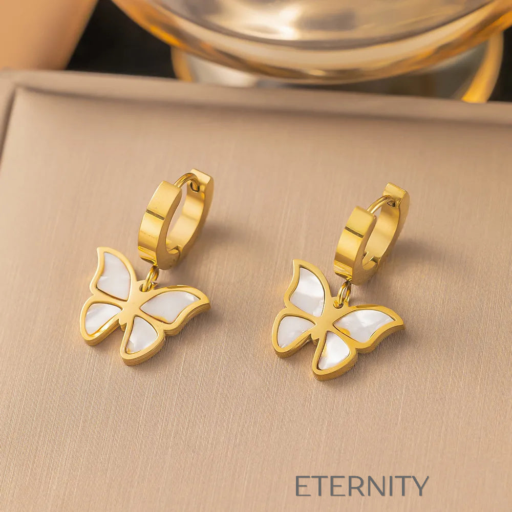Set de Joyería Butterfly Pearl con Cadena de Eslabones Planos y Nácar  Set Dorado Unica Acero Inoxidable  ETERNITY