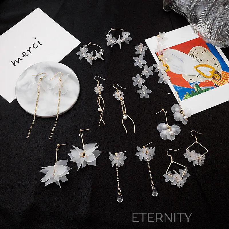 Zarcillos Flora Glass de Flores Mate  Zarcillos Blanco Unica Acero Inoxidable  ETERNITY