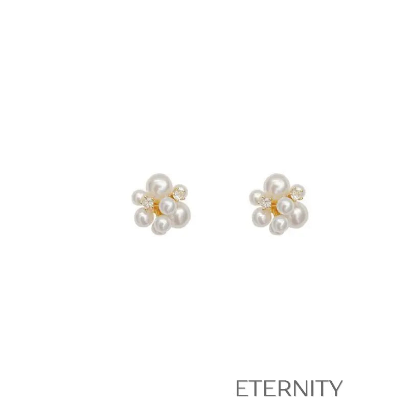 Aretes dorados con racimo de perlas y cristales elegantes Zarcillos Perla Unica Acero Inoxidable  ETERNITY
