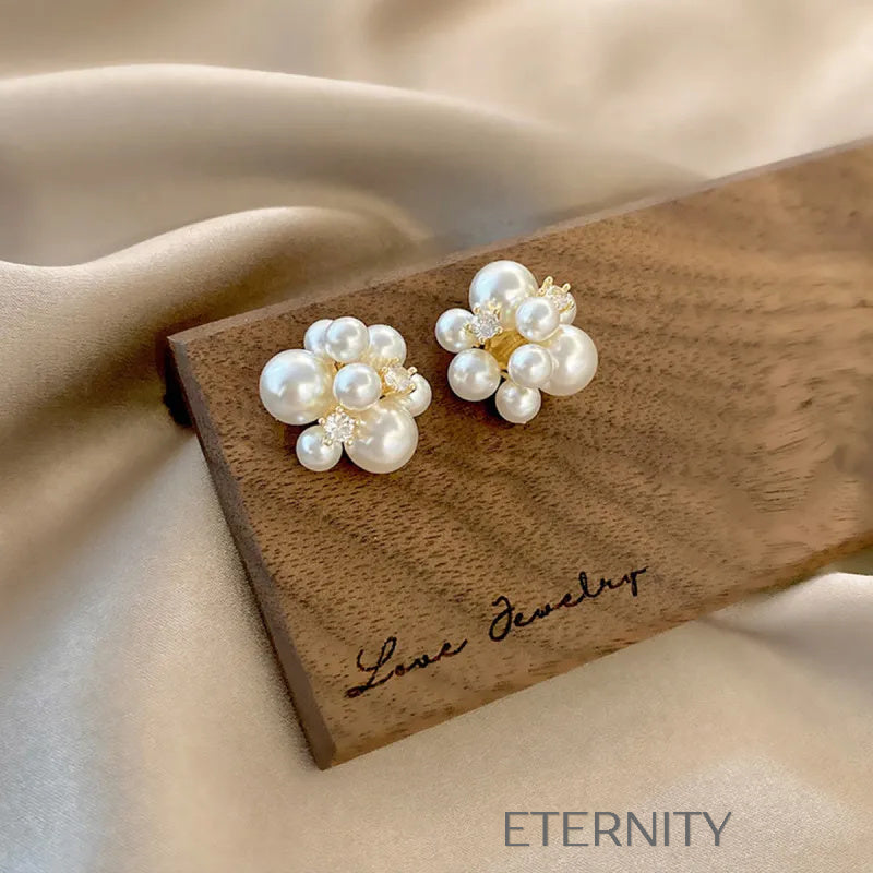 Aretes dorados con racimo de perlas y cristales elegantes Zarcillos Perla Unica Acero Inoxidable  ETERNITY