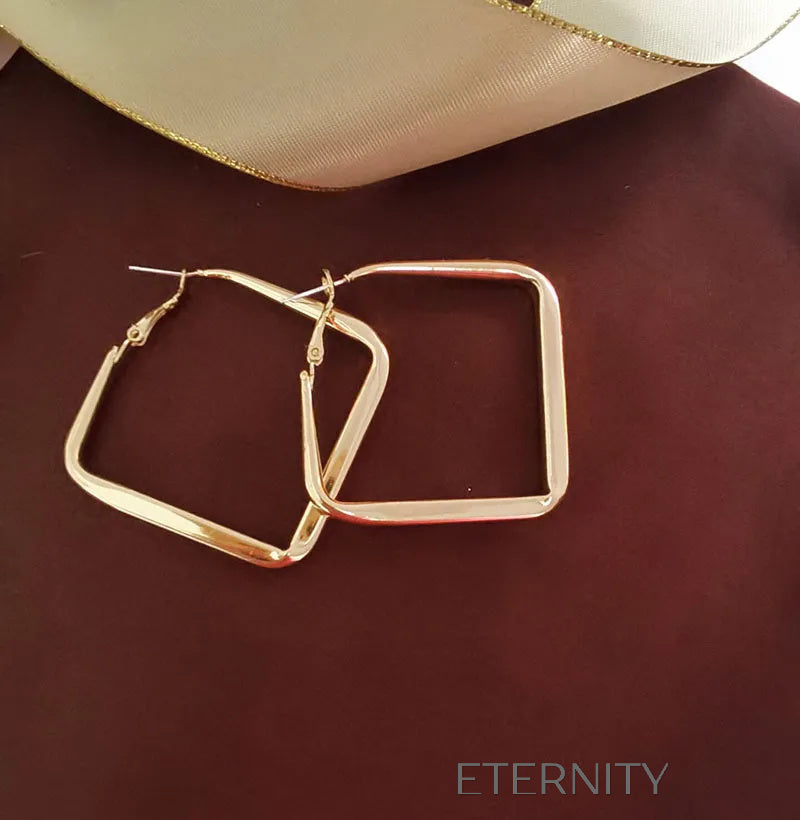 Zarcillos de Aro Cuadrados con Acabado Mate y Diseño Minimalista  Zarcillos Dorado Unica Acero Inoxidable  ETERNITY