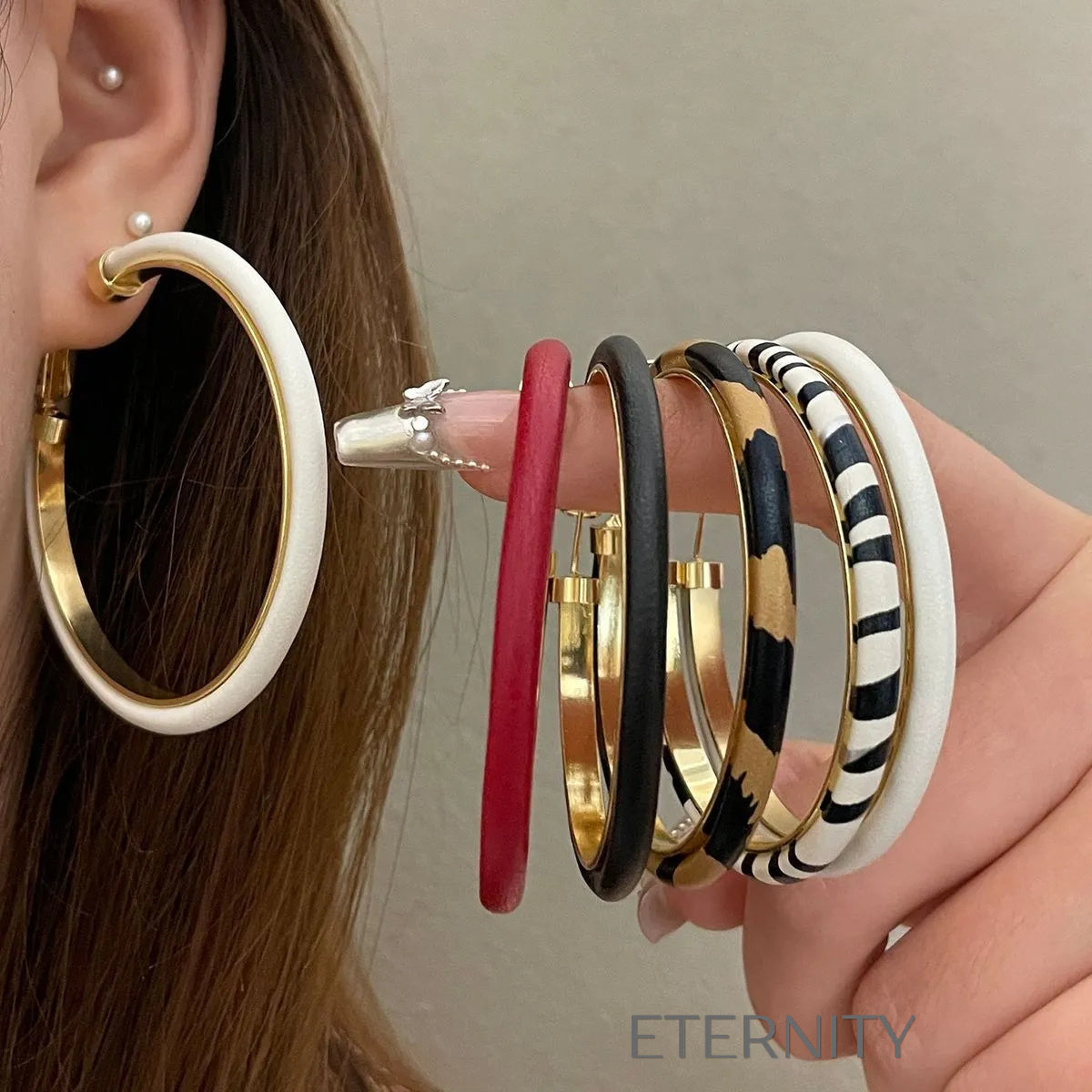 Zarcillos de Aro Stellar Hoops con Cristales  Zarcillos Negro Unica Acero Inoxidable  ETERNITY