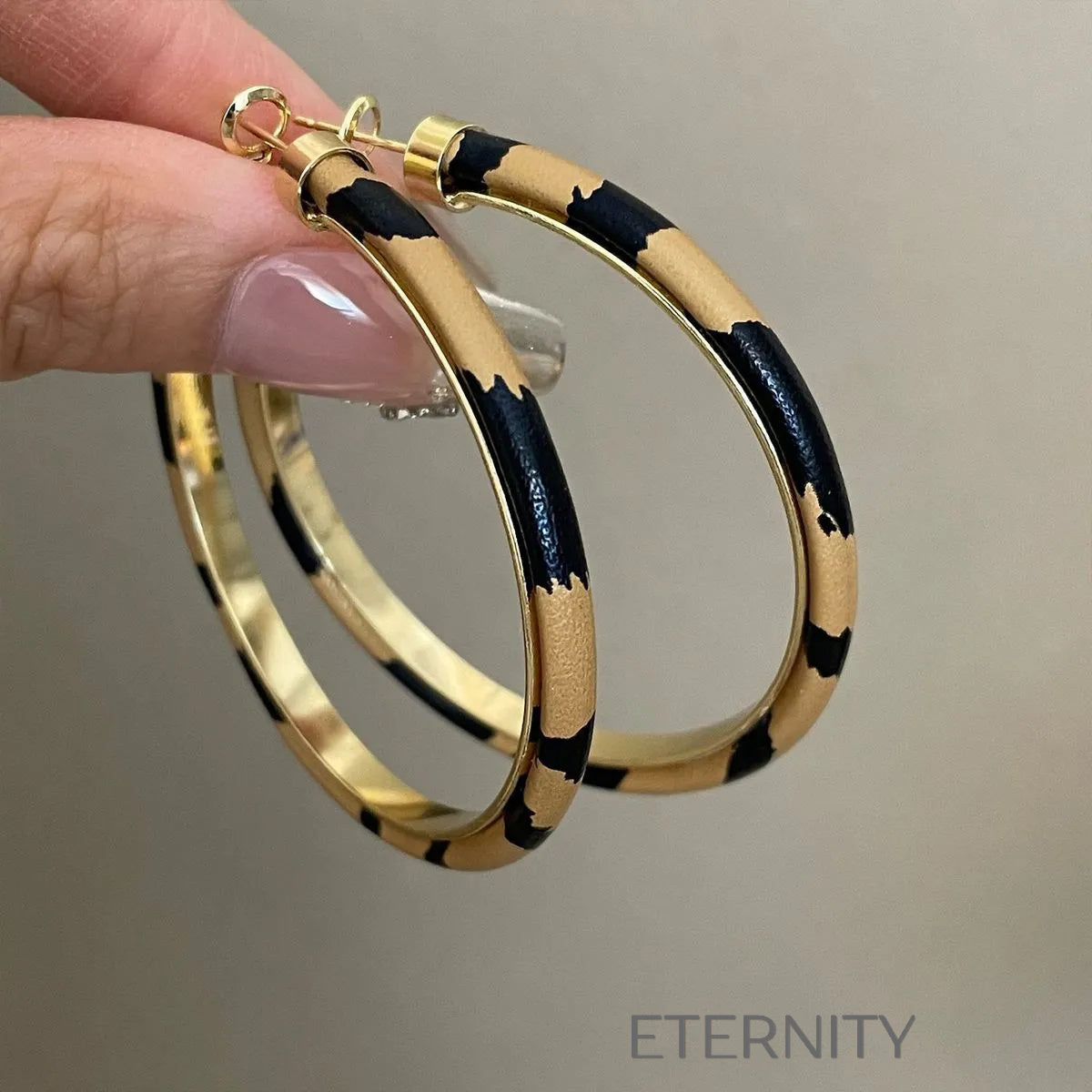 Zarcillos de Aro Stellar Hoops con Cristales  Zarcillos Negro Unica Acero Inoxidable  ETERNITY