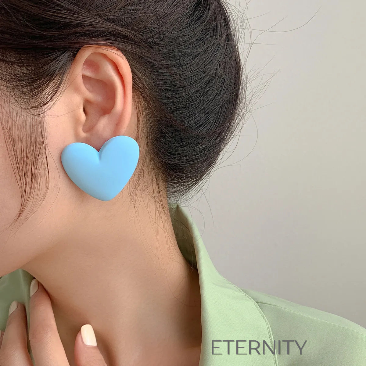 Zarcillos Maxi Corazón Matte  Zarcillos Azul Unica Acero Inoxidable  ETERNITY