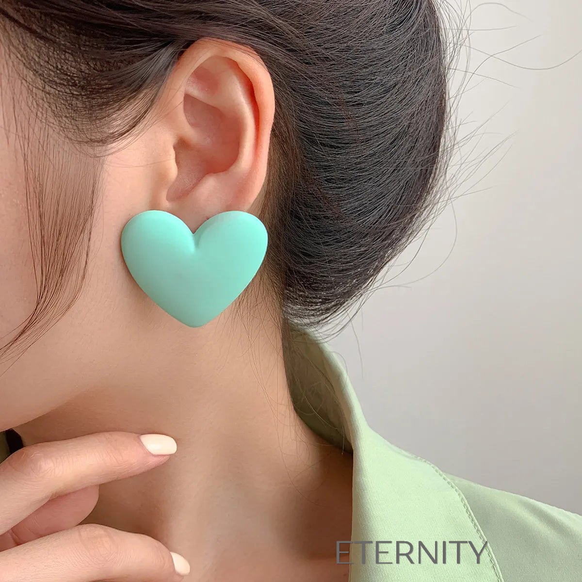 Zarcillos Maxi Corazón Matte  Zarcillos Azul Unica Acero Inoxidable  ETERNITY