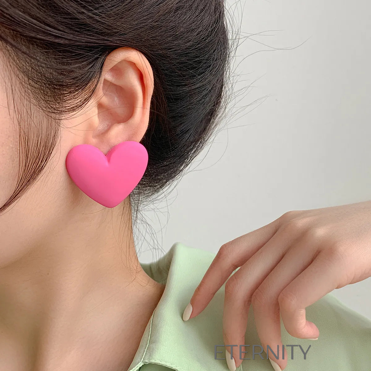 Zarcillos Maxi Corazón Matte  Zarcillos Azul Unica Acero Inoxidable  ETERNITY