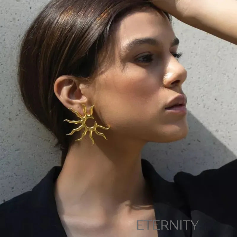 Zarcillos de Sol Radiante Oversized en Oro  Zarcillos Dorado Unica Acero Inoxidable  ETERNITY