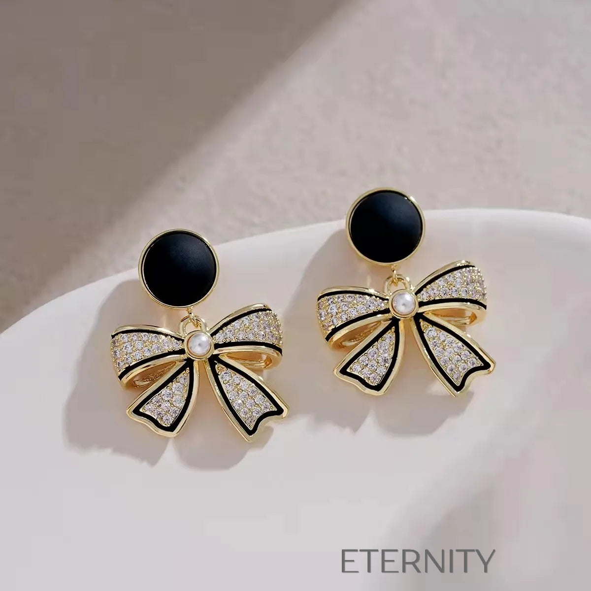 Zarcillos Colgantes de Lazo Coquette con Cristales y Perla  Zarcillos Negro Unica Acero Inoxidable  ETERNITY