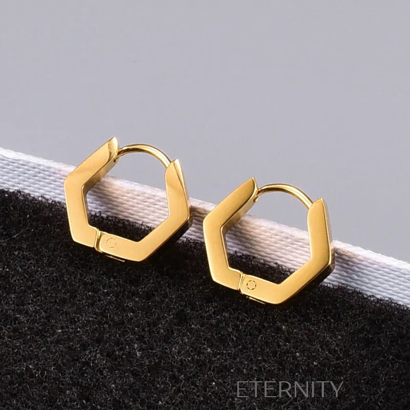 Zarcillos Hexa Huggies Geométricos  Zarcillos Dorado Unica Acero Inoxidable  ETERNITY