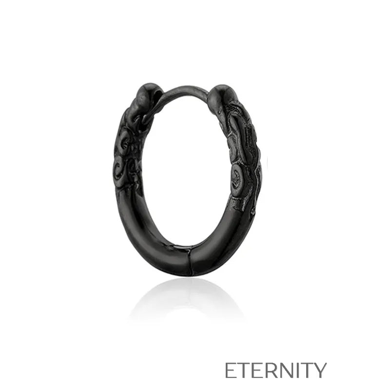Pendientes de Aro Tipo Huggie con Grabado de Dragón en Relieve. Zarcillos Negro Unica Acero Inoxidable  ETERNITY