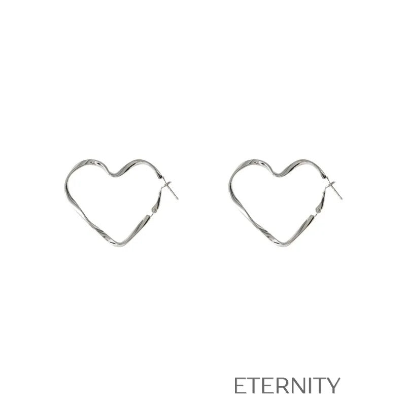 Zarcillos Infinite Love de Corazón Escultural  Zarcillos Plateado Unica Acero Inoxidable  ETERNITY