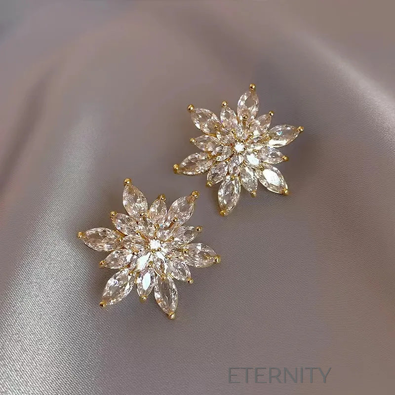 Zarcillos Starlight Blossom de Cristales Marquise  Zarcillos Dorado Unica Acero Inoxidable  ETERNITY