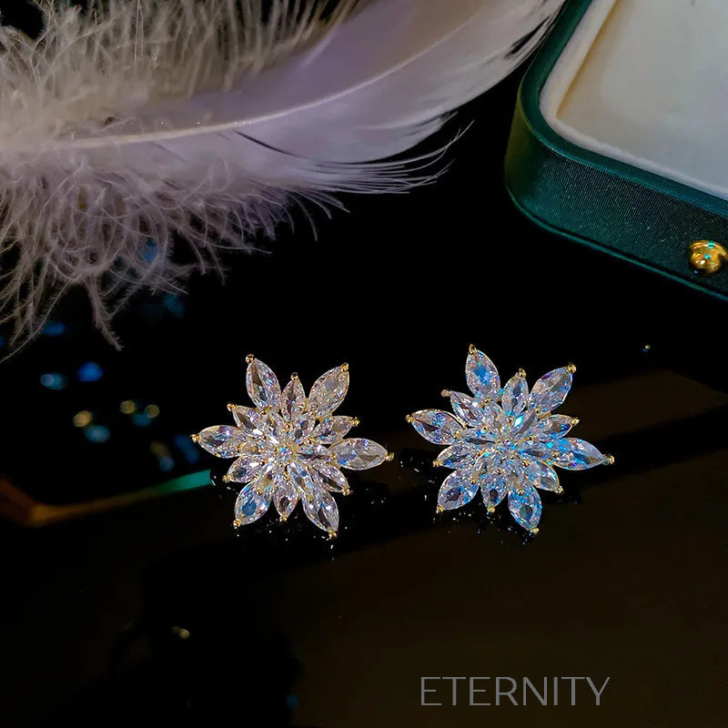 Zarcillos Starlight Blossom de Cristales Marquise  Zarcillos Dorado Unica Acero Inoxidable  ETERNITY