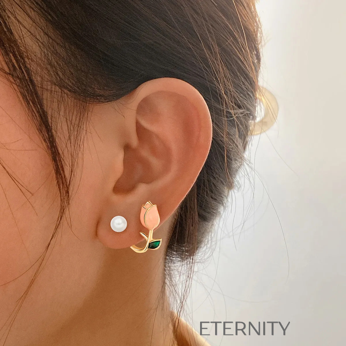 Zarcillos Pink Tulip con Perla y Detalles en Oro  Zarcillos Dorado Unica Acero Inoxidable  ETERNITY