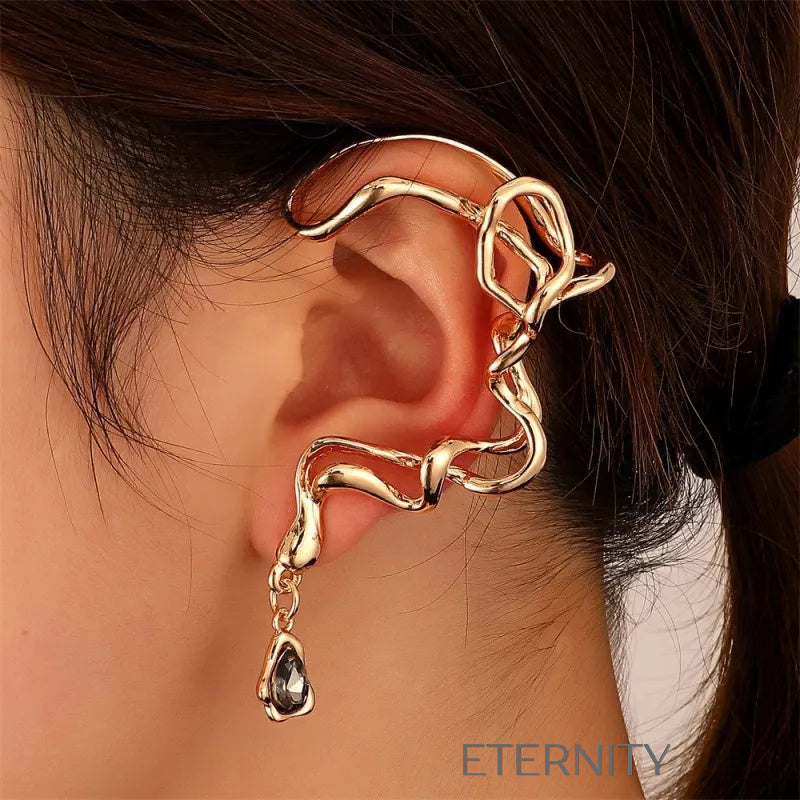 Ear Cuff Liquid Aura Vanguardista  Zarcillos Dorado Unica Acero Inoxidable  ETERNITY