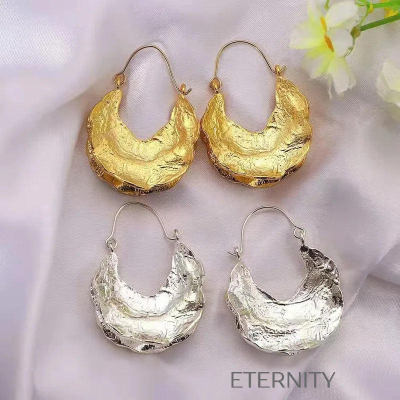Zarcillos de Aro con Textura Orgánica Ondulada  Zarcillos Dorado Unica Acero Inoxidable  ETERNITY