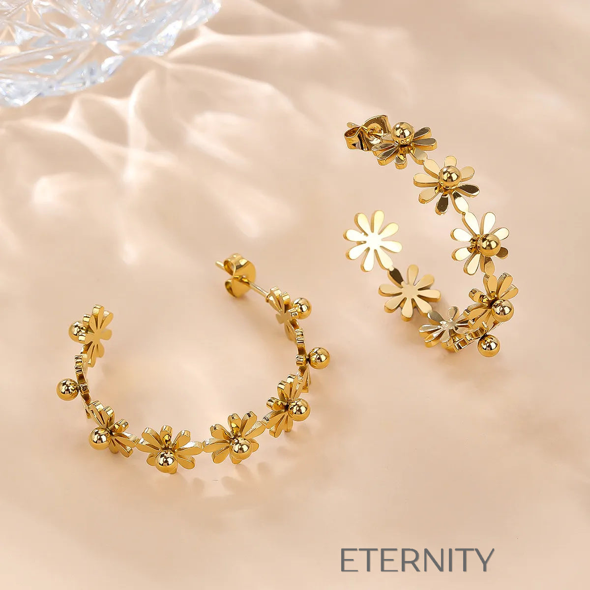 Aros Floral Bloom Estilo Corona de Flores  Zarcillos Dorado Unica Acero Inoxidable  ETERNITY