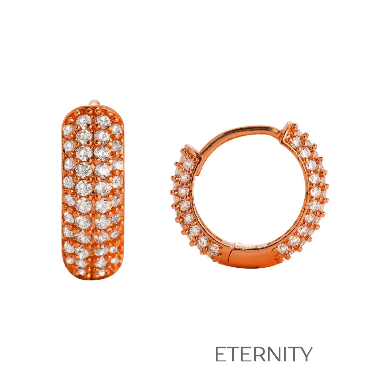 Zarcillos Luxe Pavé Huggies con Triple Hilera de Cristales en Oro y Plata  Zarcillos Dorado Unica Acero Inoxidable  ETERNITY