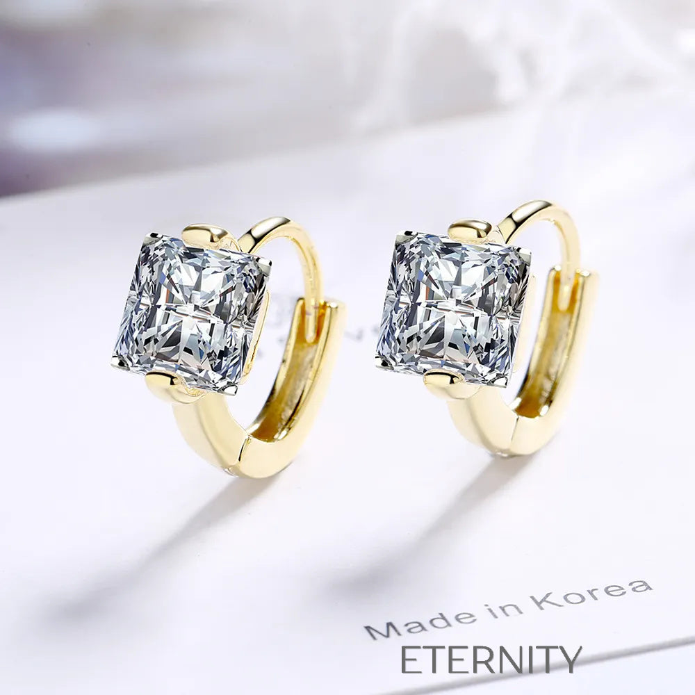 Zarcillos de Aro Radiant Square con Cristales de Corte Princesa  Zarcillos Dorado Unica Acero Inoxidable  ETERNITY