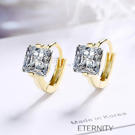 Zarcillos de Aro Radiant Square con Cristales de Corte Princesa  Zarcillos Dorado Unica Acero Inoxidable  ETERNITY