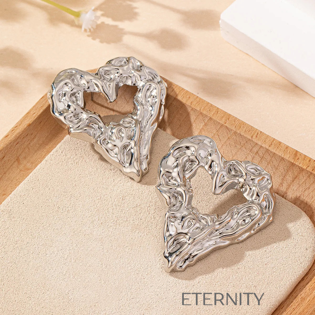 Zarcillos de Corazón Liquid Gold con Textura Rugosa y Diseño de Autor  Zarcillos Dorado Unica Acero Inoxidable  ETERNITY