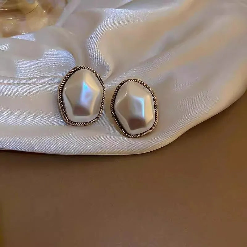Argollas "Graceful Pearl" ETERNITY - Baño de Oro y Perla Pendiente