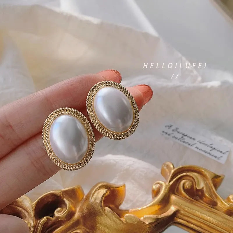 Argollas "Graceful Pearl" ETERNITY - Baño de Oro y Perla Pendiente